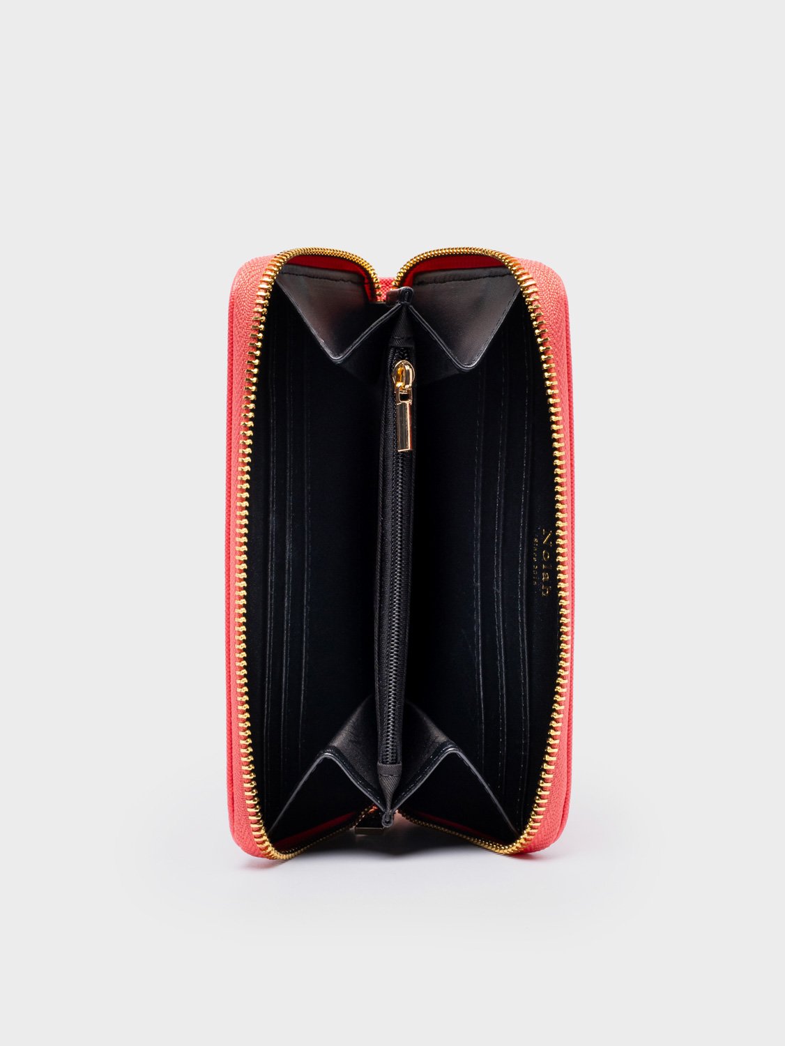 NOLAH ΓΥΝΑΙΚΕΙΟ ΠΟΡΤΟΦΟΛΙ CENA HOT | Greek Fashion